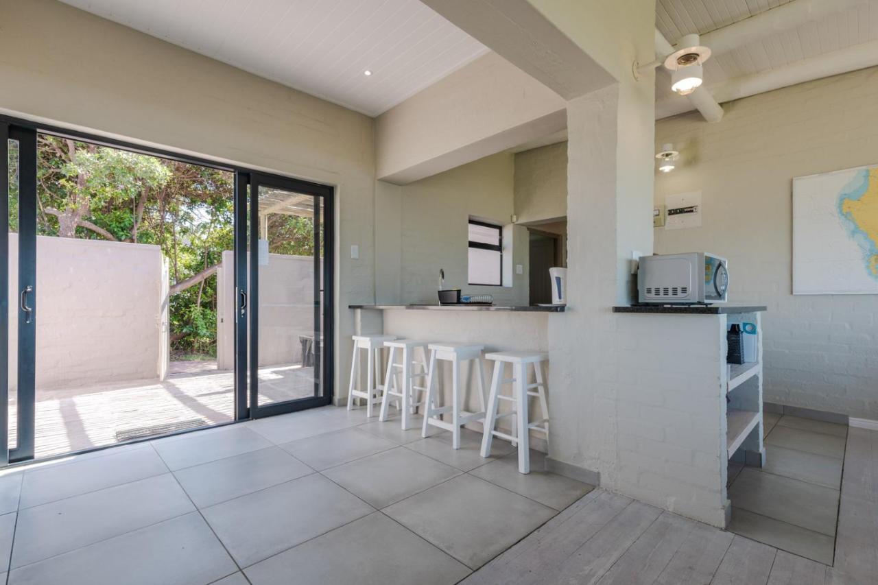 Blue Bay Lodge Saldanha Bay エクステリア 写真