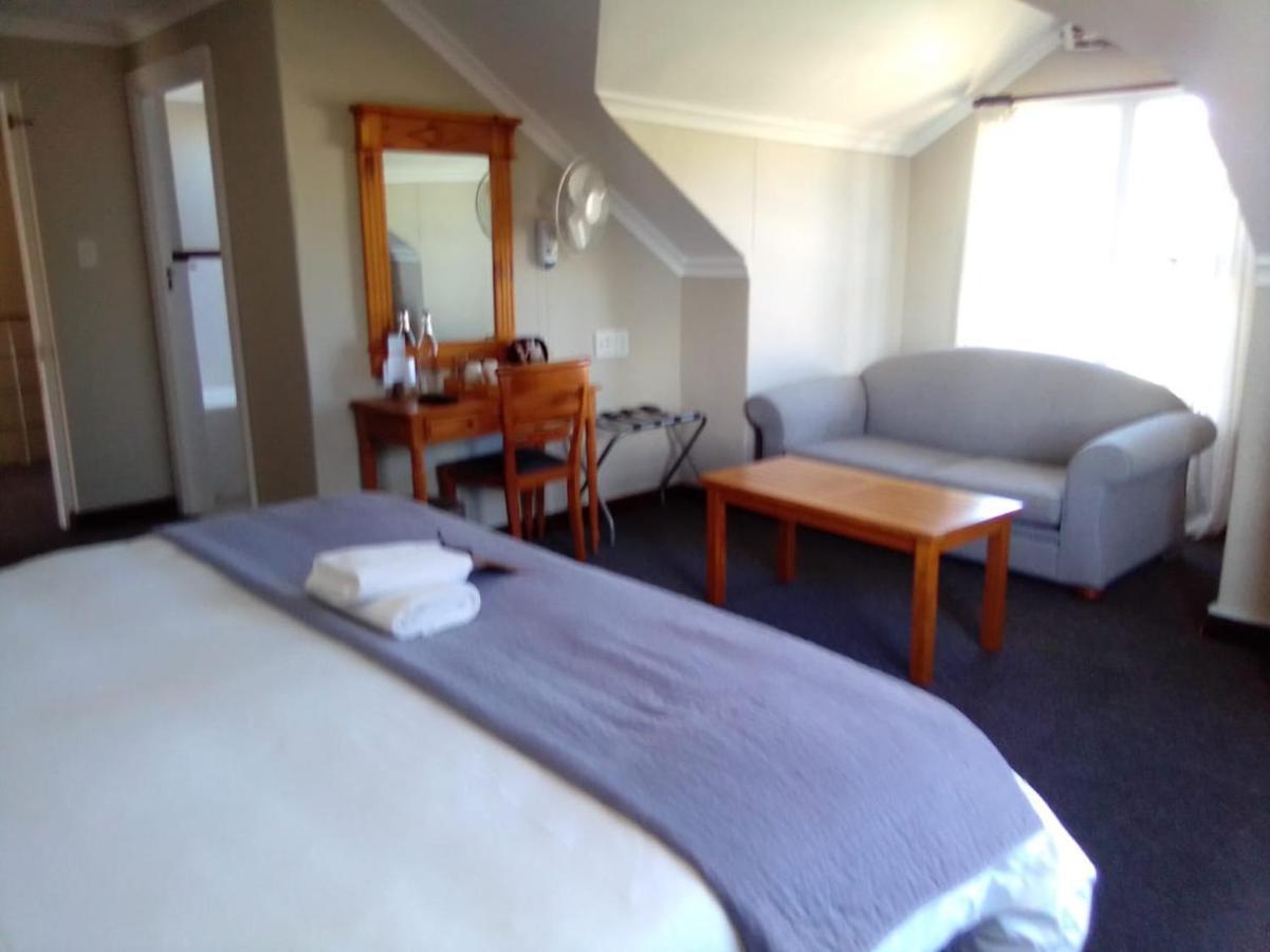 Blue Bay Lodge Saldanha Bay エクステリア 写真