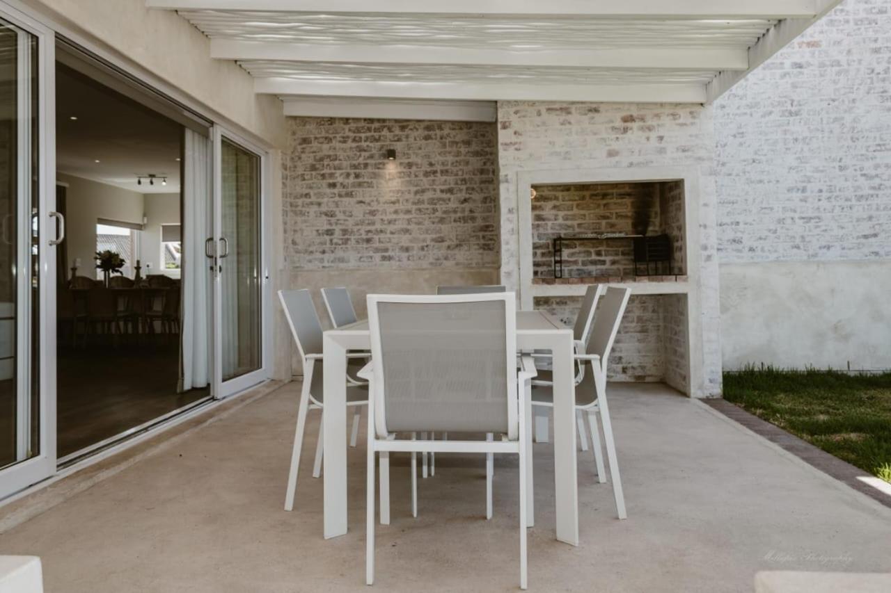 Blue Bay Lodge Saldanha Bay エクステリア 写真