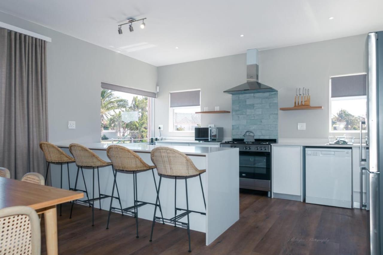 Blue Bay Lodge Saldanha Bay エクステリア 写真