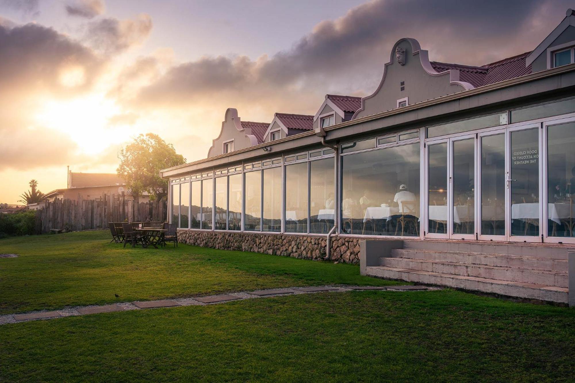 Blue Bay Lodge Saldanha Bay エクステリア 写真