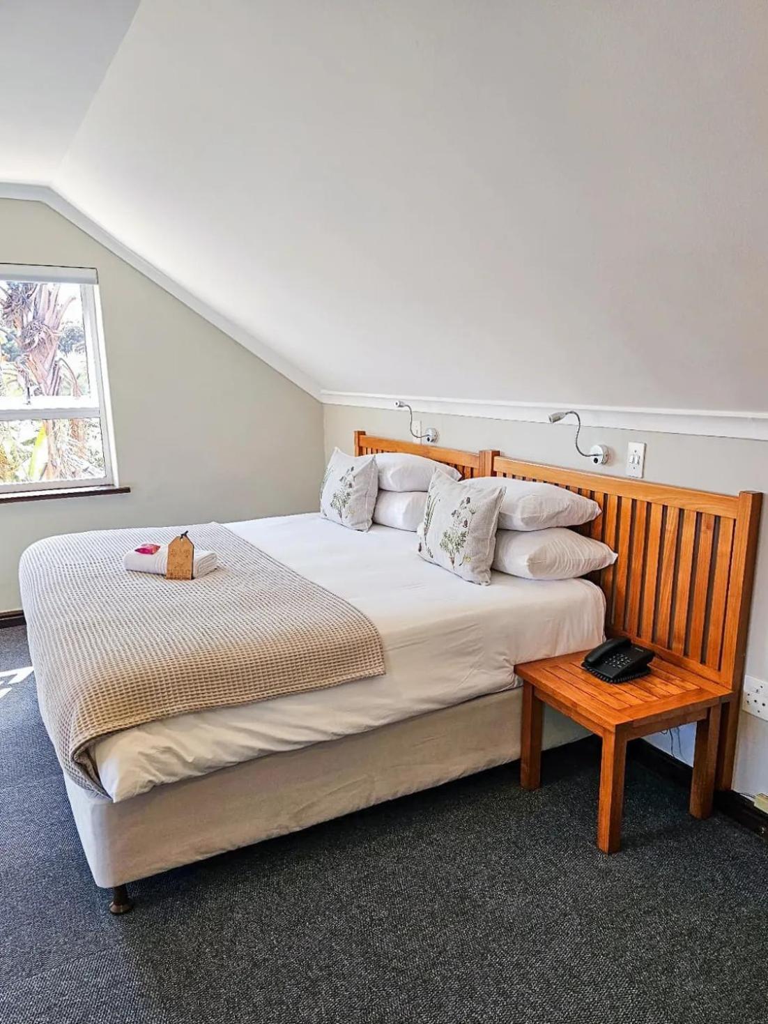 Blue Bay Lodge Saldanha Bay エクステリア 写真